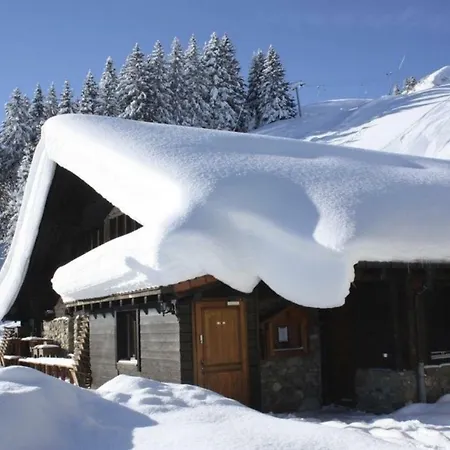 Le Poussin Hotel 3*
