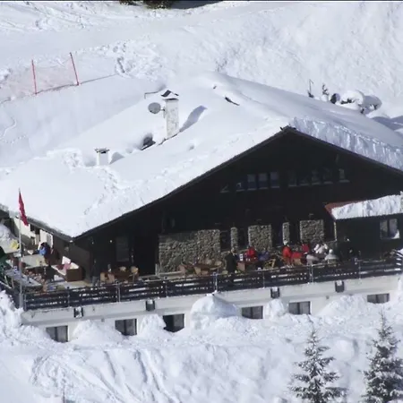 Le Poussin Hotel